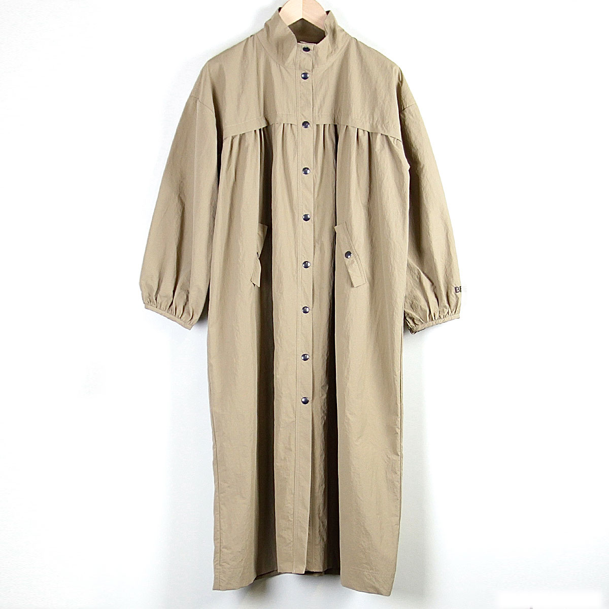 Beatriz Furest Mantel